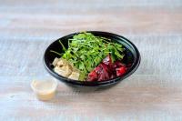 Салат со свеклой, рукколой и фетой Салат со свеклой, рукколой и фетой